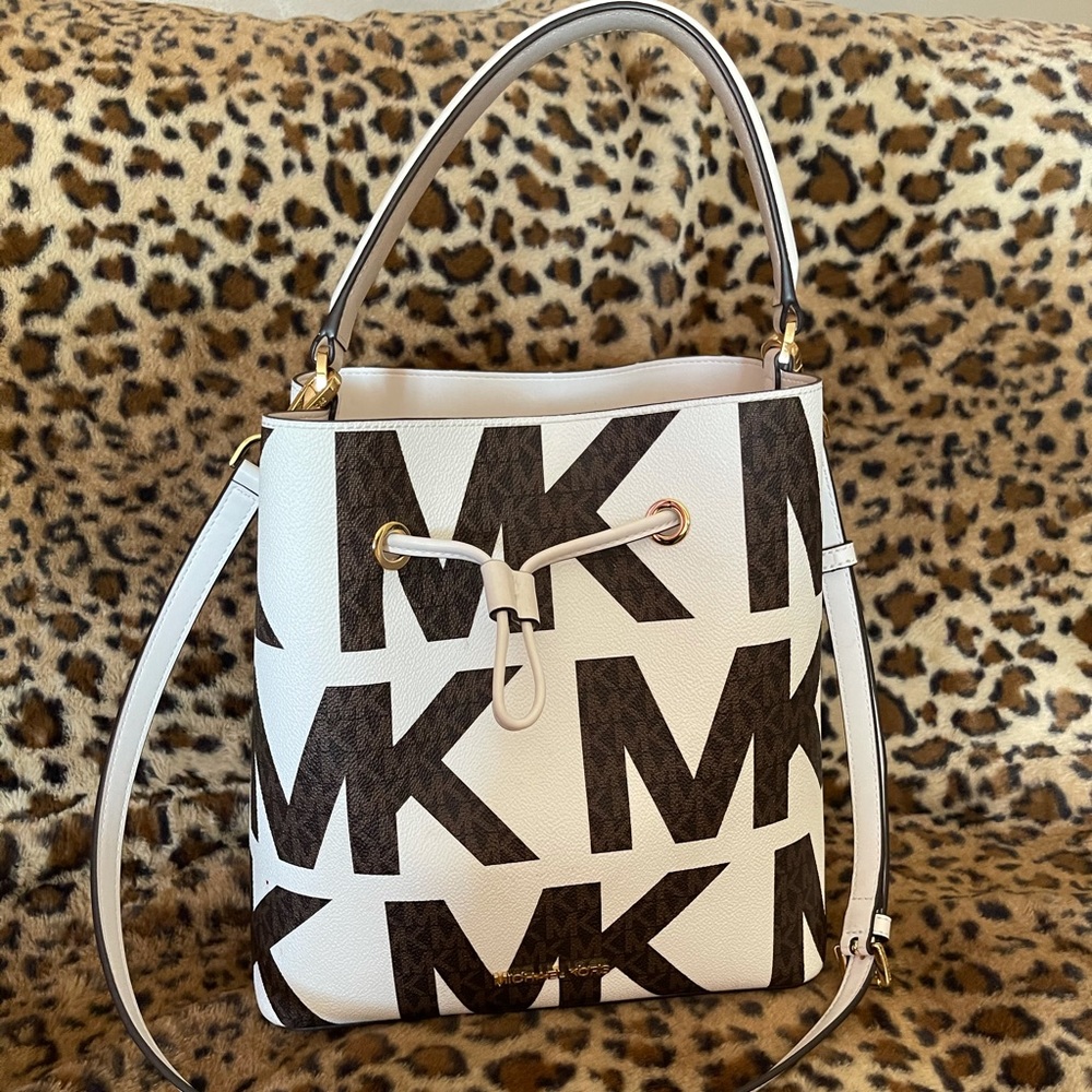 Michael Kors Suri Large Signature Purse
